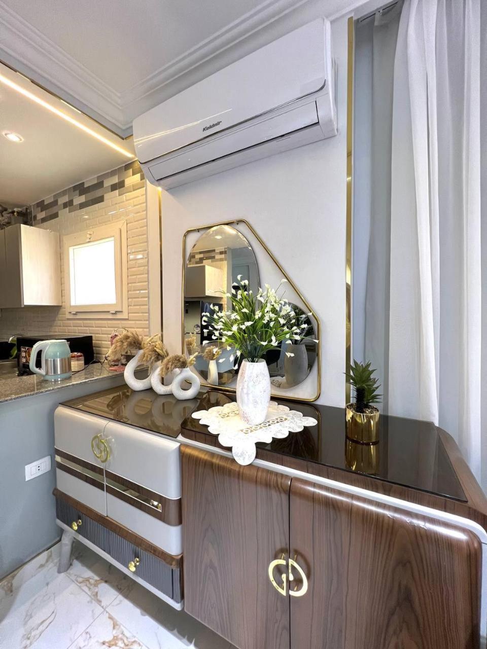 Luxury Namber 6 *